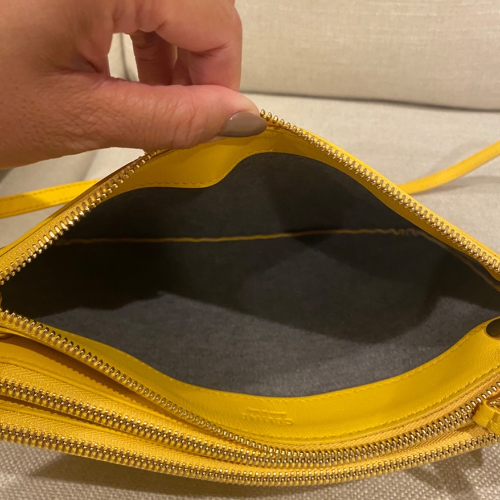 Celine Large Trio in Yellow - Picture 8 of 11